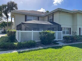 43 Essex Ct in Royal Palm Beach, FL - Building Photo