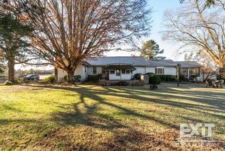1990 Goodes Ferry Rd in South Hill, VA - Building Photo - Building Photo