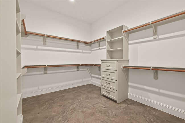 2209 Silverbonnet St