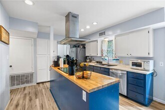 607 E 11th St in Bishop, TX - Building Photo - Building Photo