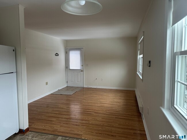 18 Brighton St in Danbury, CT - Building Photo - Building Photo