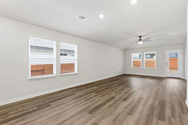 825 Sun Grv Trl in Andice, TX - Building Photo - Building Photo