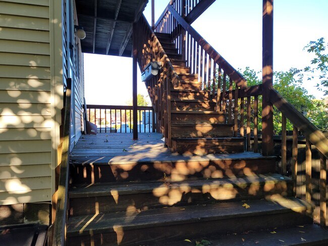 87 Essex St, Unit Essex1stfloor in Lewiston, ME - Building Photo - Building Photo