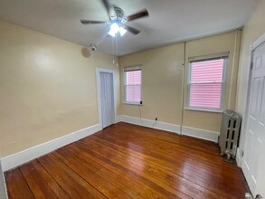 826 Parker St, Unit 1 in Boston, MA - Building Photo - Building Photo