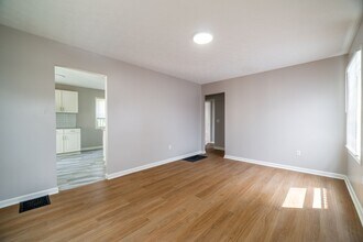 2204 Howey Rd in Columbus, OH - Building Photo - Building Photo