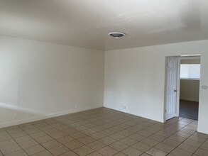 1414 W Vassar Ave in Visalia, CA - Building Photo - Building Photo