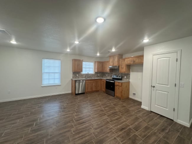 403 E Cedar St in Durant, OK - Building Photo - Building Photo