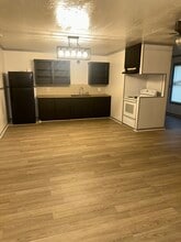 2319 Riverside Dr in Orange, TX - Building Photo - Building Photo