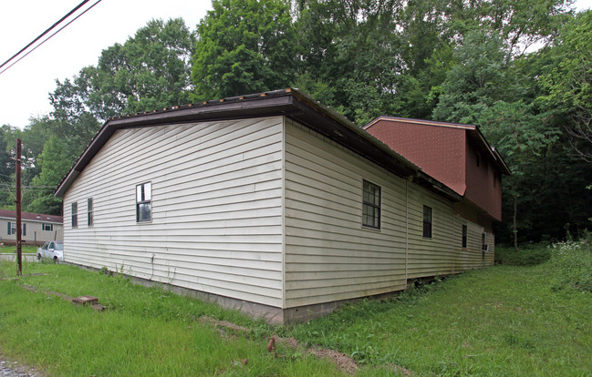 4927 Washington St in Charleston, WV - Building Photo - Building Photo