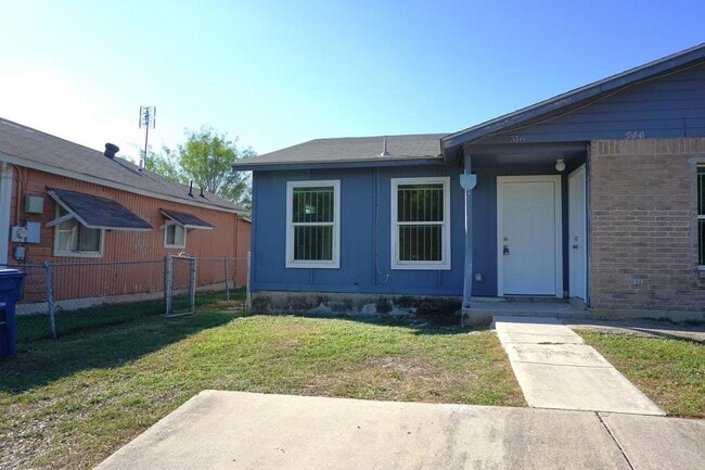516 J St in San Antonio, TX - Building Photo - Building Photo