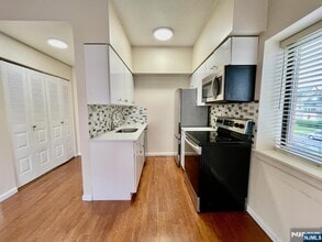 280 Union St in Hackensack, NJ - Building Photo - Building Photo