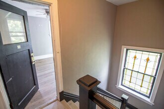 4955 Lindenwood Ave, Unit 2E in St. Louis, MO - Foto de edificio - Building Photo