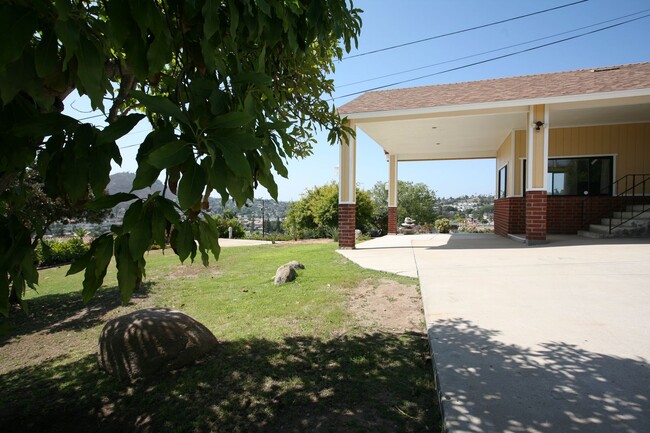 1615 Coconut Ln in El Cajon, CA - Building Photo - Building Photo