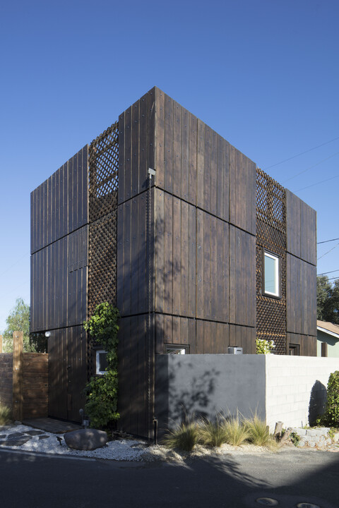 9052 Poinsettia Ct in Culver City, CA - Building Photo