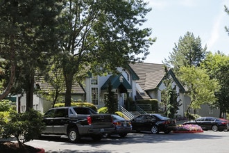 Overlook Pointe Apartments in Portland, OR - Foto de edificio - Building Photo