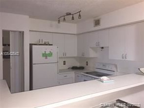 12172 St.Andrews Pl-Unit -Apt 206 in Miramar, FL - Foto de edificio - Building Photo