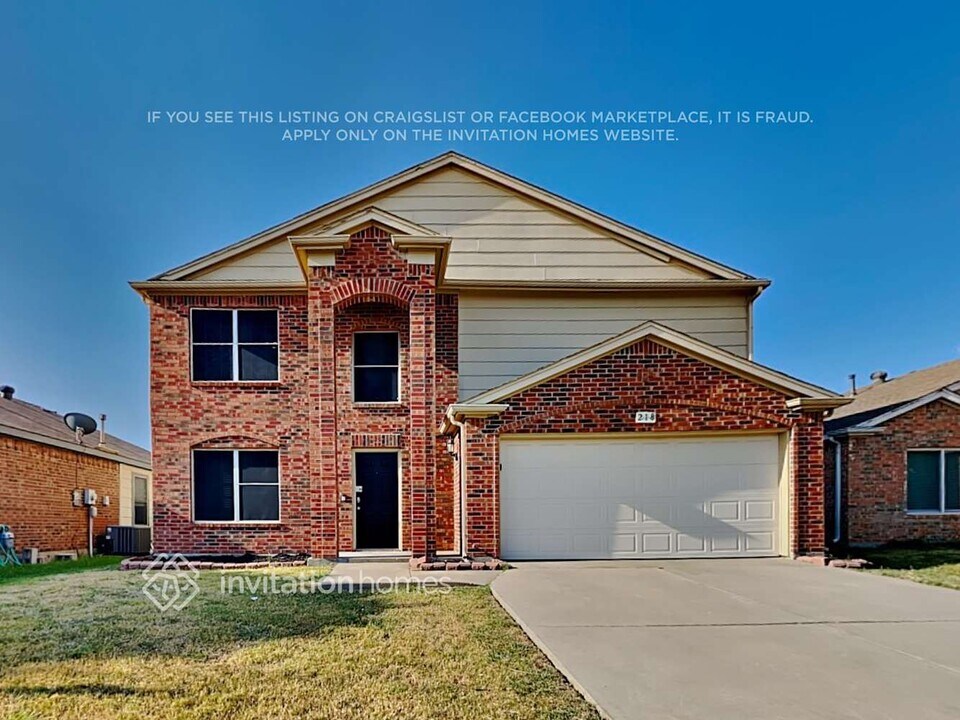 218 Edmundson Ct in Arlington, TX - Building Photo