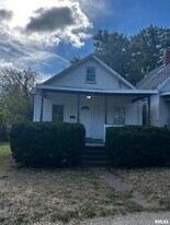 1020 E Kansas St in Peoria, IL - Building Photo