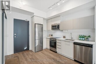 25 Neighbourhood Ln. in Toronto, ON - Building Photo - Building Photo