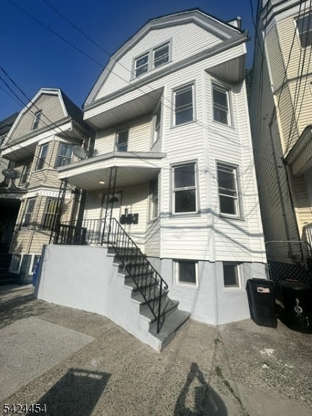 102 S 12th St