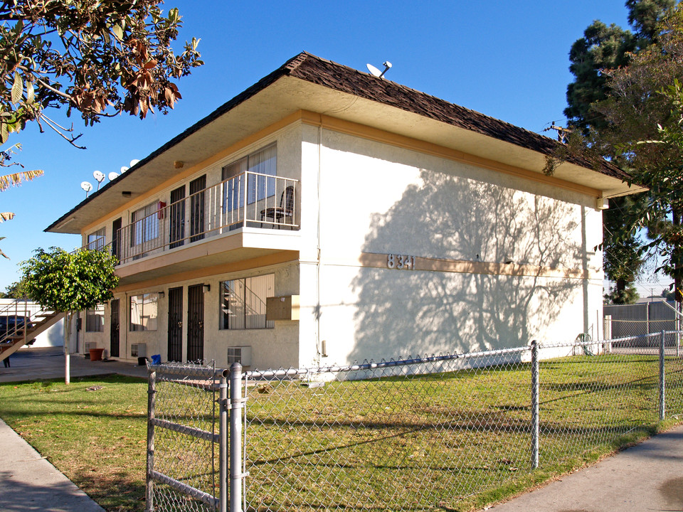 8341 W Cerritos Ave in Stanton, CA - Building Photo