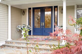 2995 Laurel Trail in Laurel, NY - Building Photo - Building Photo