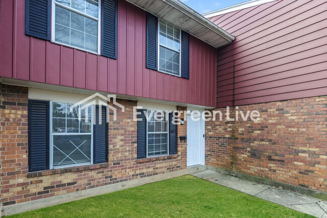 8195 Mt Carmel St in Huber Heights, OH - Building Photo - Building Photo