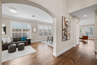 8112 Cobblestone in Austin, TX - Building Photo - Building Photo