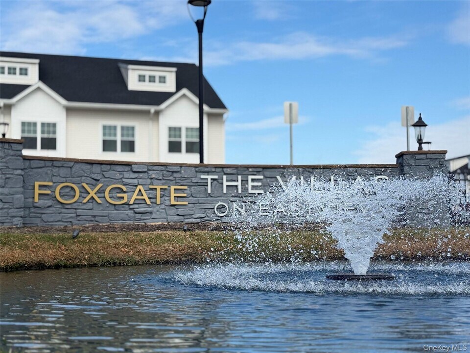 138 Weatherby Ln in Central Islip, NY - Building Photo