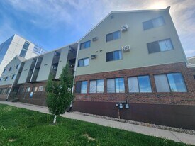 522 S Clinton St in Iowa City, IA - Building Photo