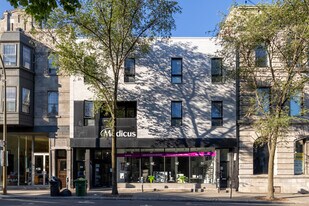 5048-5054 Saint-Laurent in Montréal, QC - Building Photo