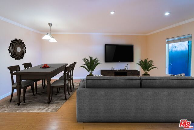 18350 Hatteras St-Unit -141 in Los Angeles, CA - Building Photo