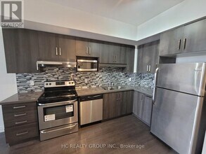 89 S Town Centre Blvd in Markham, ON - Building Photo - Building Photo