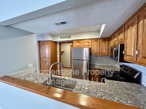 2519 Crestline Ct in Lawrence, KS - Building Photo - Building Photo