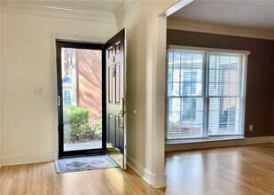 2 Mt Vernon Cir in Dunwoody, GA - Building Photo - Building Photo