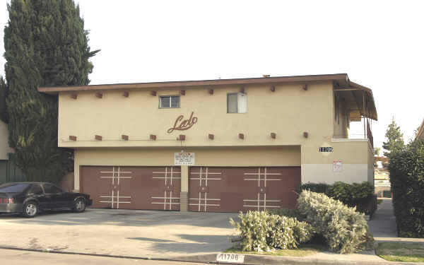 11706 Gurley Ave in Downey, CA - Foto de edificio