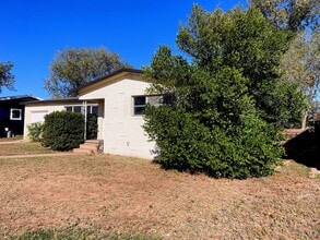 2401 42nd St in Snyder, TX - Building Photo - Building Photo