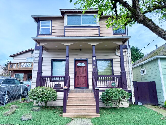 property at 516 28th Ave S