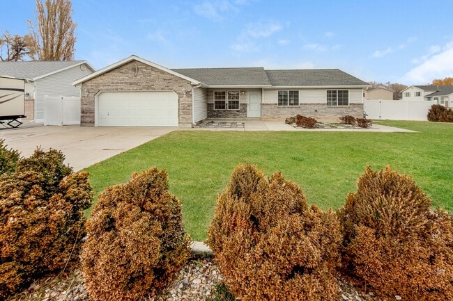 property at 404 325 N St