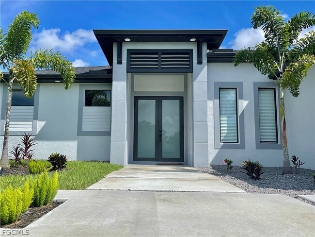 915 SW Embers Terrace in Cape Coral, FL - Building Photo - Building Photo