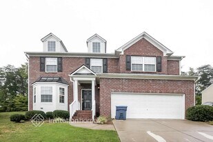 5203 Winterale Ct in McLeansville, NC - Building Photo