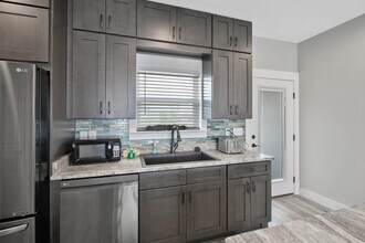 486 Beatrice Point Rd in Freeport, FL - Building Photo - Building Photo