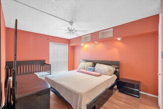 2830 S Bartell Dr in Houston, TX - Building Photo - Building Photo