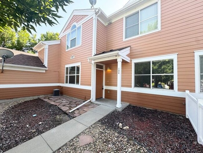 2035 Grays Peak Dr in Loveland, CO - Building Photo - Building Photo