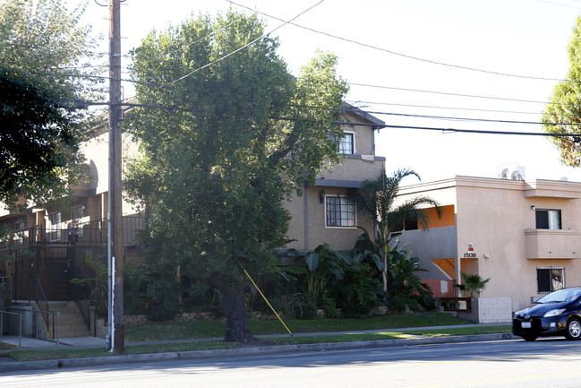 Roscoe Townhomes in Panorama City, CA - Building Photo - Building Photo