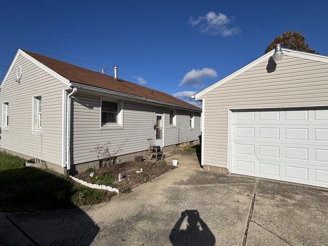 3308 Harmont Ave NE in Canton, OH - Building Photo - Building Photo