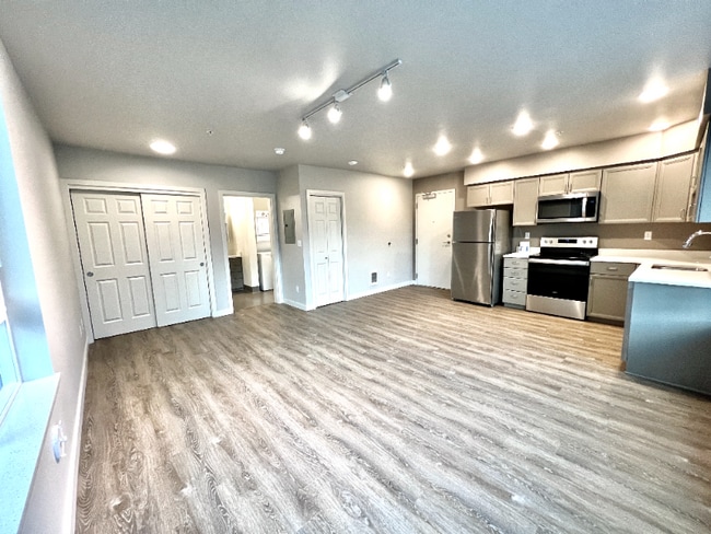 2330 Yakima Ct, Unit A202 in Tacoma, WA - Foto de edificio - Building Photo