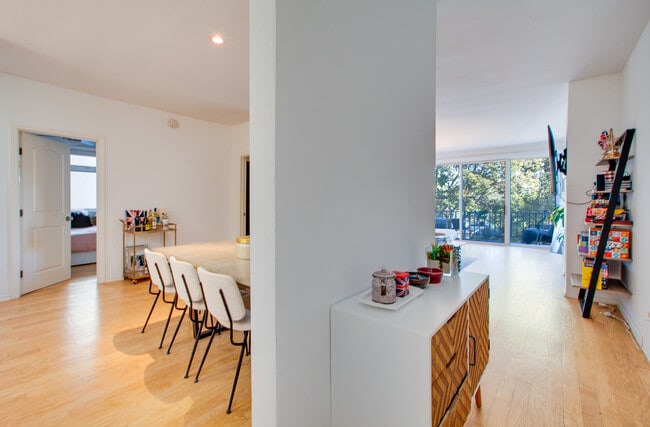 900 Euclid St in Santa Monica, CA - Foto de edificio - Building Photo