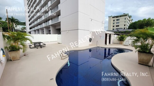 property at 1419 Dominis St