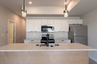 3310 Stoneway Ct, Unit 1 in Champaign, IL - Foto de edificio - Building Photo